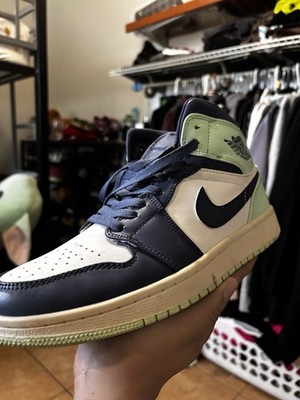 Jordan Air Jordan 1 Mid Men s Mid Top Lace-Up Colorblock Sneakers Navy/White