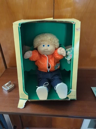 Cabbage Patch Kids Dollin Box 1983