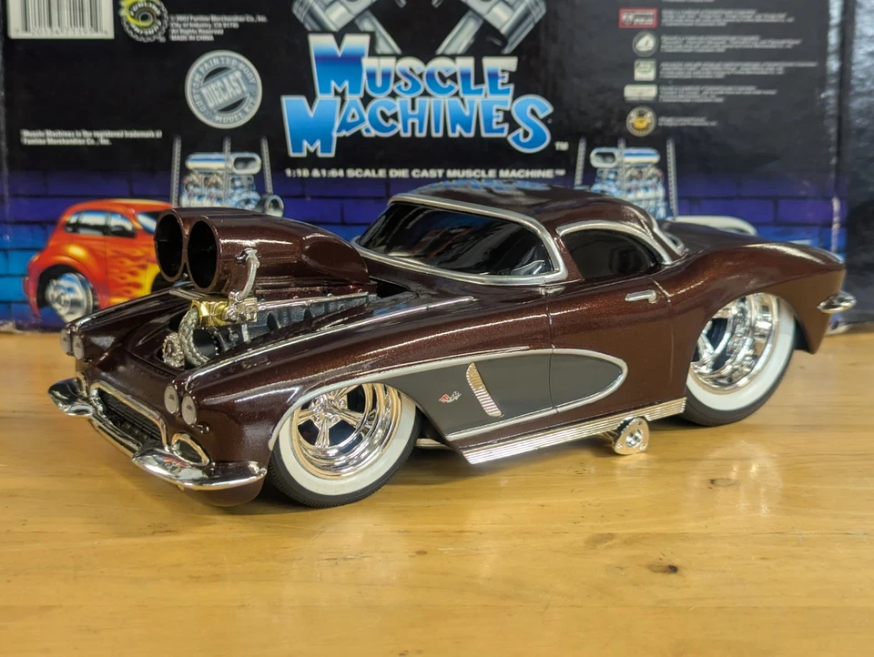 MUSCLE MACHINES 1962 Chevrolet Corvette '62 Vette SLAMMED Custom Paint 1/18 1:18 - Image 3 of 4