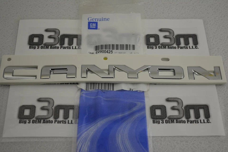 Placa de identificação de veículo 2015 GMC Canyon porta frontal emblema cromado novo fabricante de equipamento original 22900425 - Imagem 2 de 3