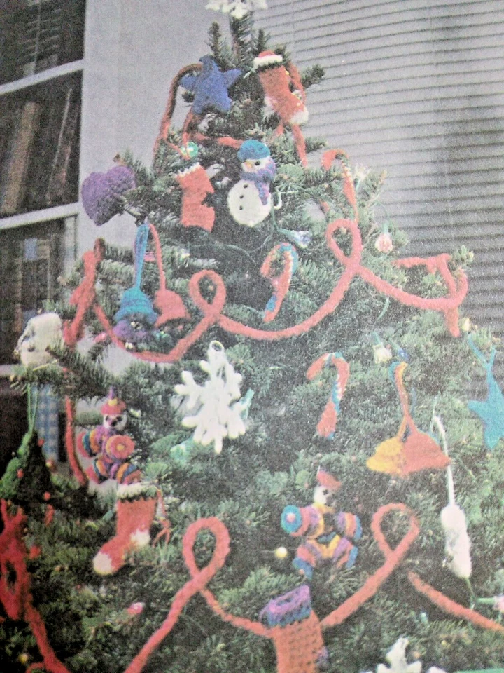 McCall's 8087 Tree Ornaments Christmas Crafts Crochet Pattern Stockings Tree VTG - Image 3 of 4