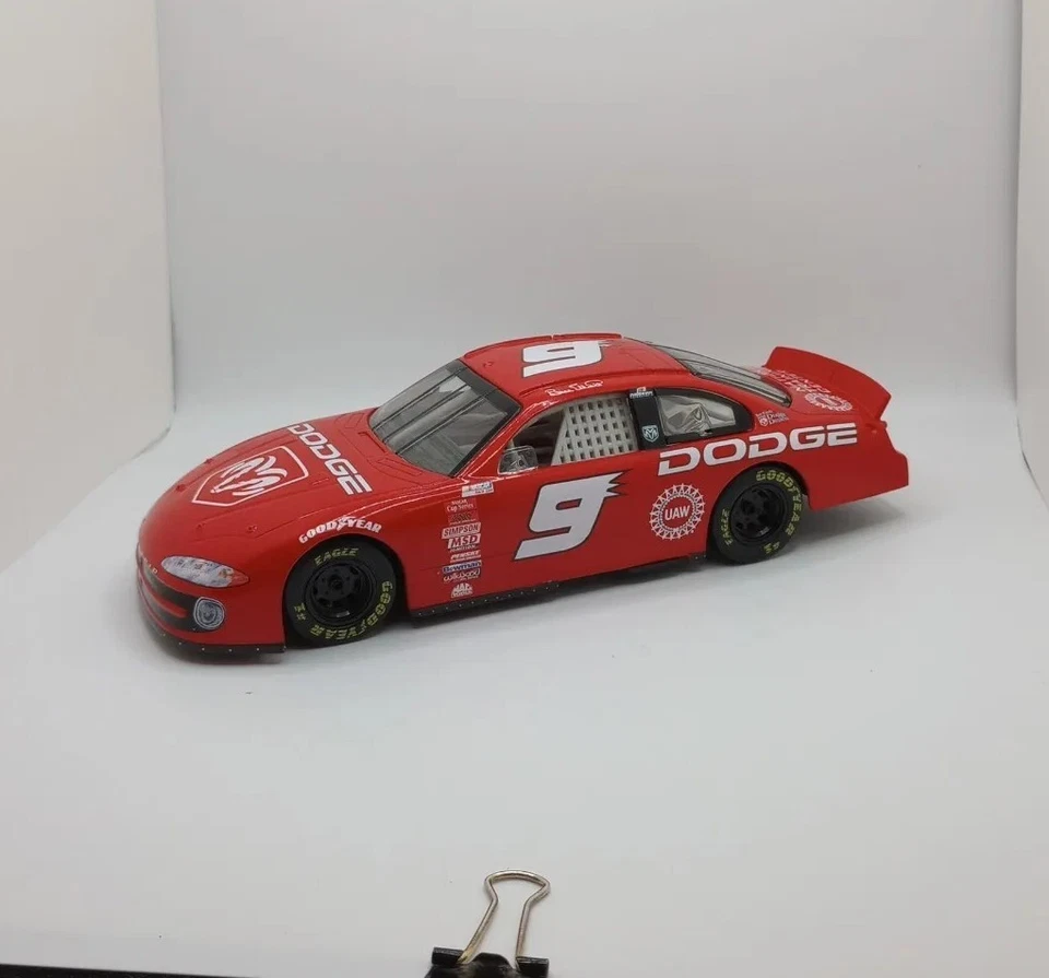 De colección ~Bill Elliott #9 Dodge Intrepid 2001 NASCAR ~Hasbro 1:24 Die Cast~ Rojo Foto 2 de 4