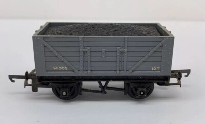 00 Gauge Hornby Tri-Ang 12T Bulk Cement Wagon Train W1005.