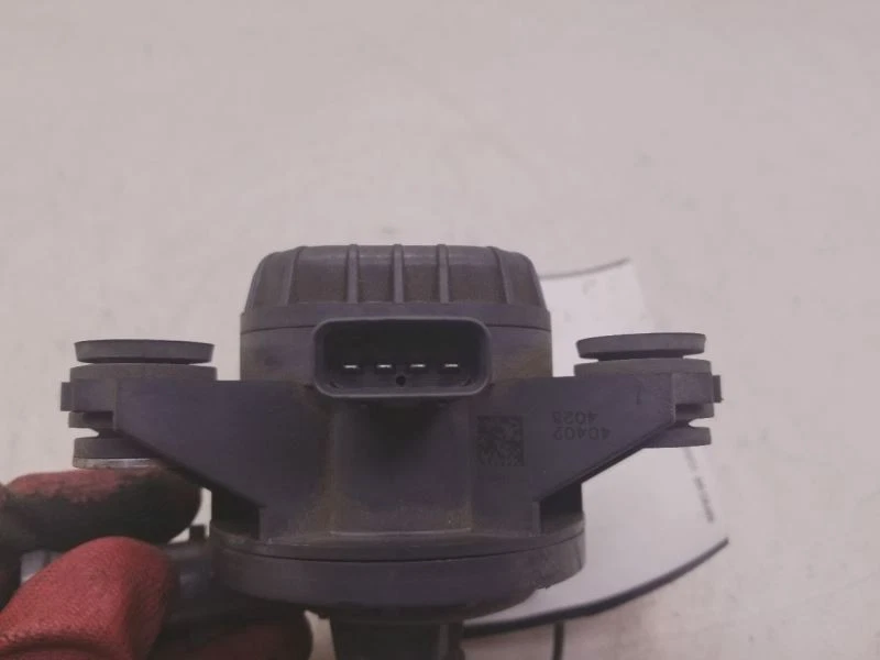 Toyota Prius C Four 2014 conjunto de bomba de refrigerante motor de 1,5 L 4 cilindros Foto 2 de 4