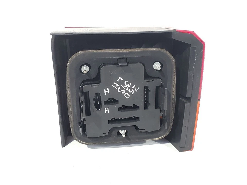 Luz trasera izquierda Volkswagen Eurovan 2001 2002 OEM 701945257 Foto 2 de 4