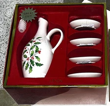 BEAUTIFUL LENOX HOLIDAY OIL BOTTLE GIFT SET ...NEW IN BOX
