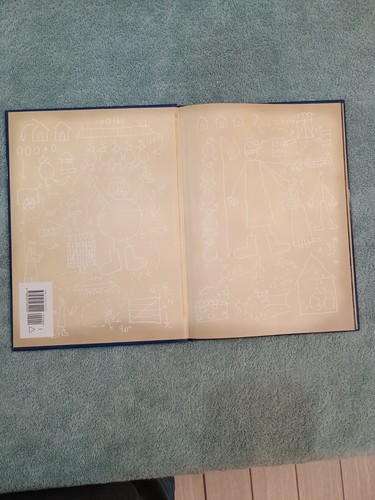 Action-packed Storybook Chicken Run - Learn to Fly or Bake a Pie - Like New - Picture 3 of 10