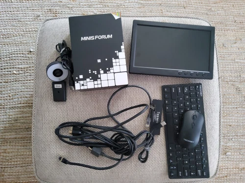 MINISFORUM Mini PC GK41 8GB 128GB SSD + accessories + mini monitor + 