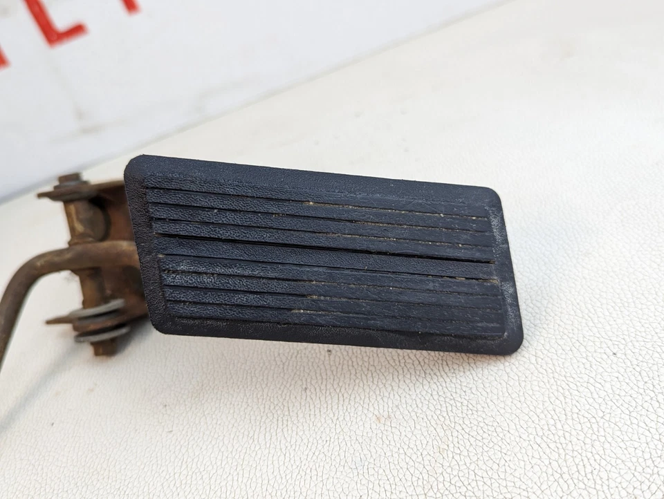 Pedal de gasolina Dodge Rampage Charger Omni Plymouth Horizon Scamp Tourismo 4275543 Foto 2 de 4
