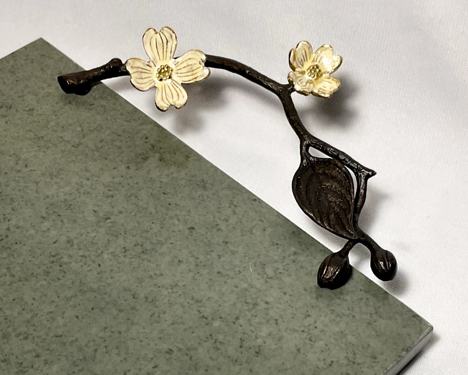 Michael ARAM~Beautiful Marble 18.5" CHEESE BOARD w/Dogwood Handles+Knife+Bag+Box - Image 4 of 4