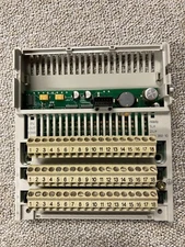 Schneider/Modicon TSX Momentum IO Base 170ADM350 10, 16DI/16DO 24vdc w/terminals