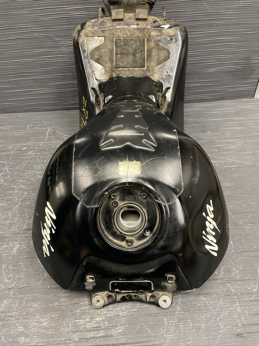 2009 Kawasaki Ninja ZX14 Gas tank fuel tank No rust #104225