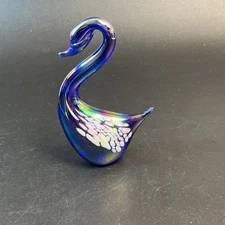 Vtg Art Glass Swan Paperweight ROC Iridescent Speckled Cobalt Blue Rainbow 5.5"