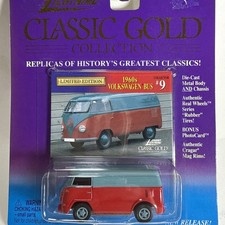Johnny Lightning 1960s Volkswagen Bus Classic Gold 1:64 I35