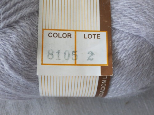Lot of three (3) Skeins of Perlita Alpaca Knitting Yarn, Color 8105 Light Gray - Afbeelding 9 van 9