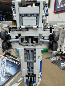 LEGO 42025 - Technic - Cargo Plane - Working with Manual