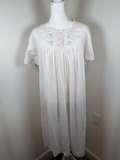 Medium Pink Embroidered Nightgown Cottage core Floral Granny Vintage Lace