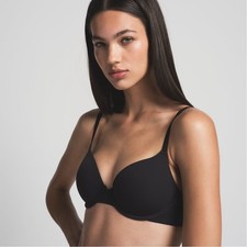 NWT SKIMS Fits Everybody T Shirt Bra in Onyx Black size 34D
