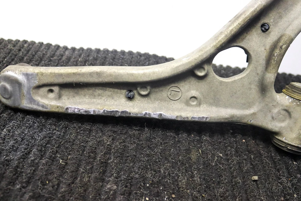 Braccio oscillante anteriore sinistro inferiore Mercedes-Benz Cla Coupe C117 A2463330300 32793742 - Immagine 3 di 4