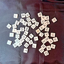 ANAGRAMS PLASTIC TILES Lot of 55 WHITE with BLACK LETTERS 3/4" PLAY CRAFTS DECOR