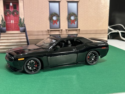 Dodge Challenger 1:18