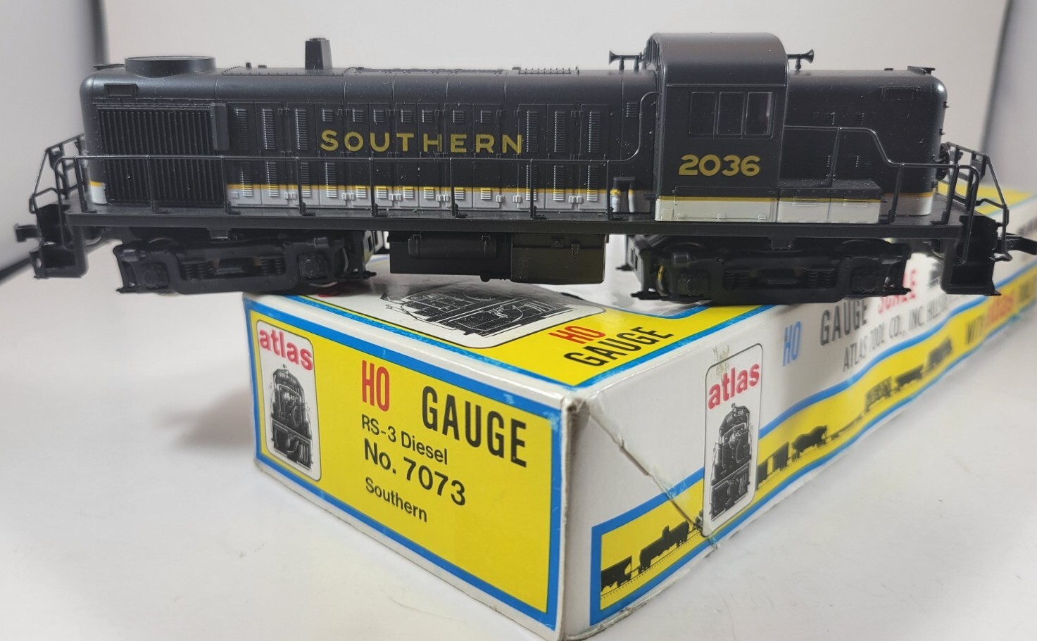 Atlas Kato SR Southern Railway RS3 Diesel HO Scale Very Nice