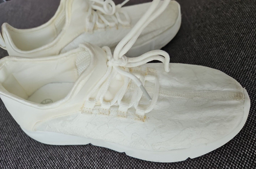 nike schuhe helle sohle