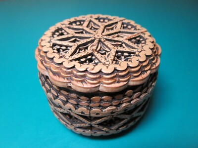 QUALITY 2'' Russian BIRCH BARK Jewelry Trinket Box ARTIST LOIKO hand made carved