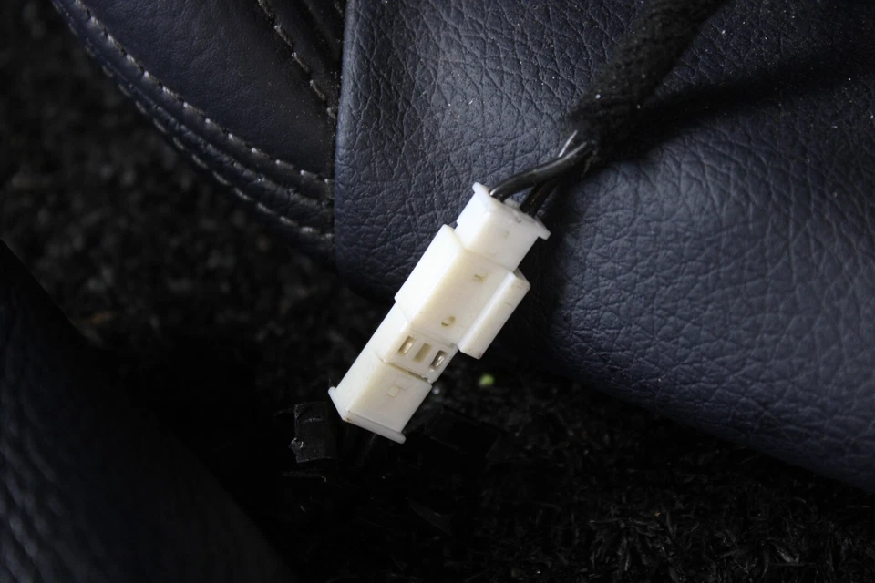 BMW 440i Seat Cushion Front LH Black Leather 52-10-7-327-609 2017 2020 - Image 3 of 4