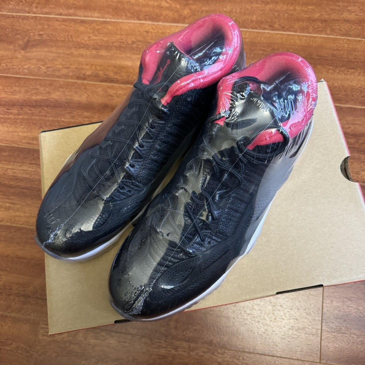 2021 Nike Air Jordan 11 Retro Low IE Bred Size 9.5. 919712 