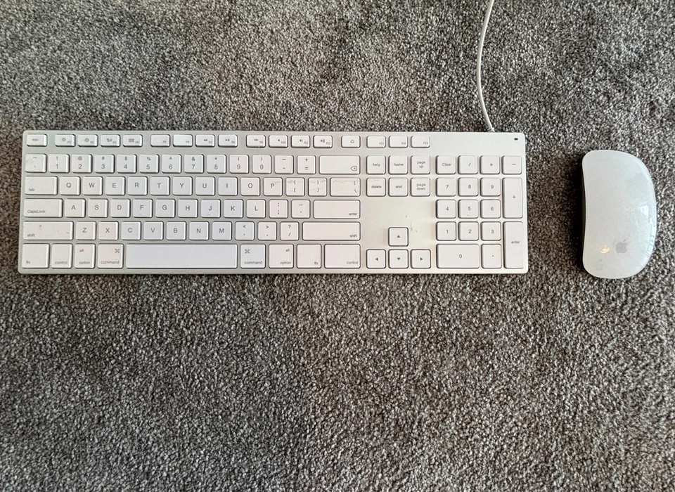 iMac 27-inch Retina (Late 2014) - 8GB with Keyboard and Apple Magic Mouse - Image 2 of 3