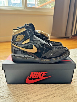 Nike Air Jordan 1 Retro High OG Black Metallic Gold 555088-032 Mens Size 9