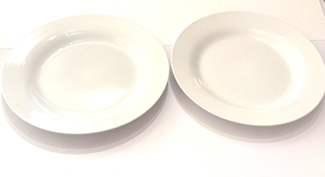 Crate & Barrel Set of 2 White Wide Rim Porcelain Soup or Pasta Salad 9" Bowls
