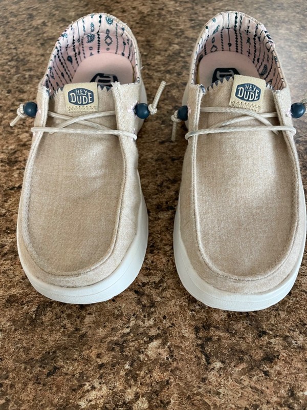 HEY DUDE WOMEN'S WENDY PEAK CHAMBRAY WOVEN TAN SHOES, SZ W5, BARELY WORN, NICE
