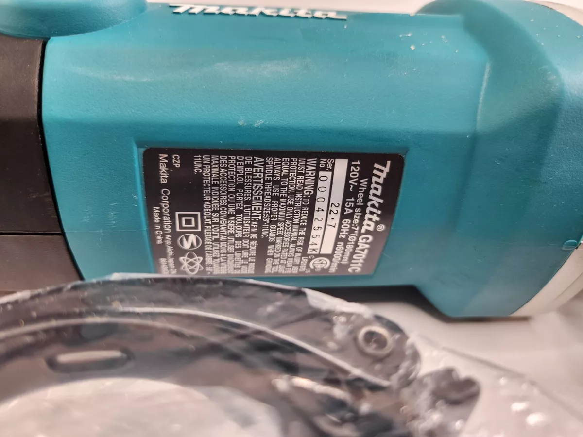 Makita ga7011c 2024