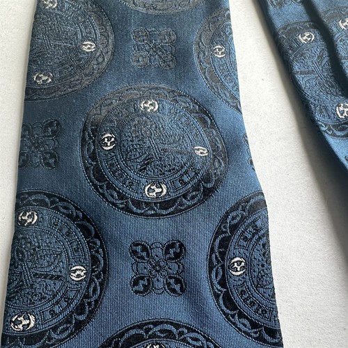 Vintage Yves St Laurent Tie Silk Blue Medallion Pattern - Picture 5 of 8