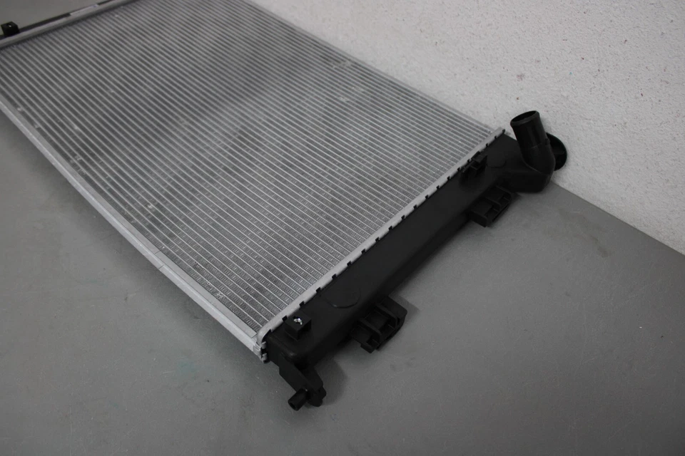 2017 2018 2019 2020 2021 KIA SPORTAGE RADIATOR 2.4L Foto 3 de 4