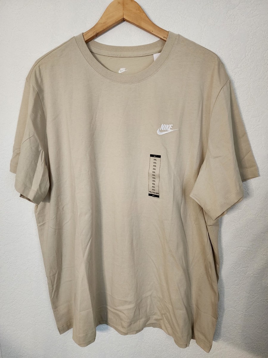 関税/送料込★ Nike NSW Club T-Shirt Nike NSW Club Embroidered T-Shirt Size 2XL Men's Rattan