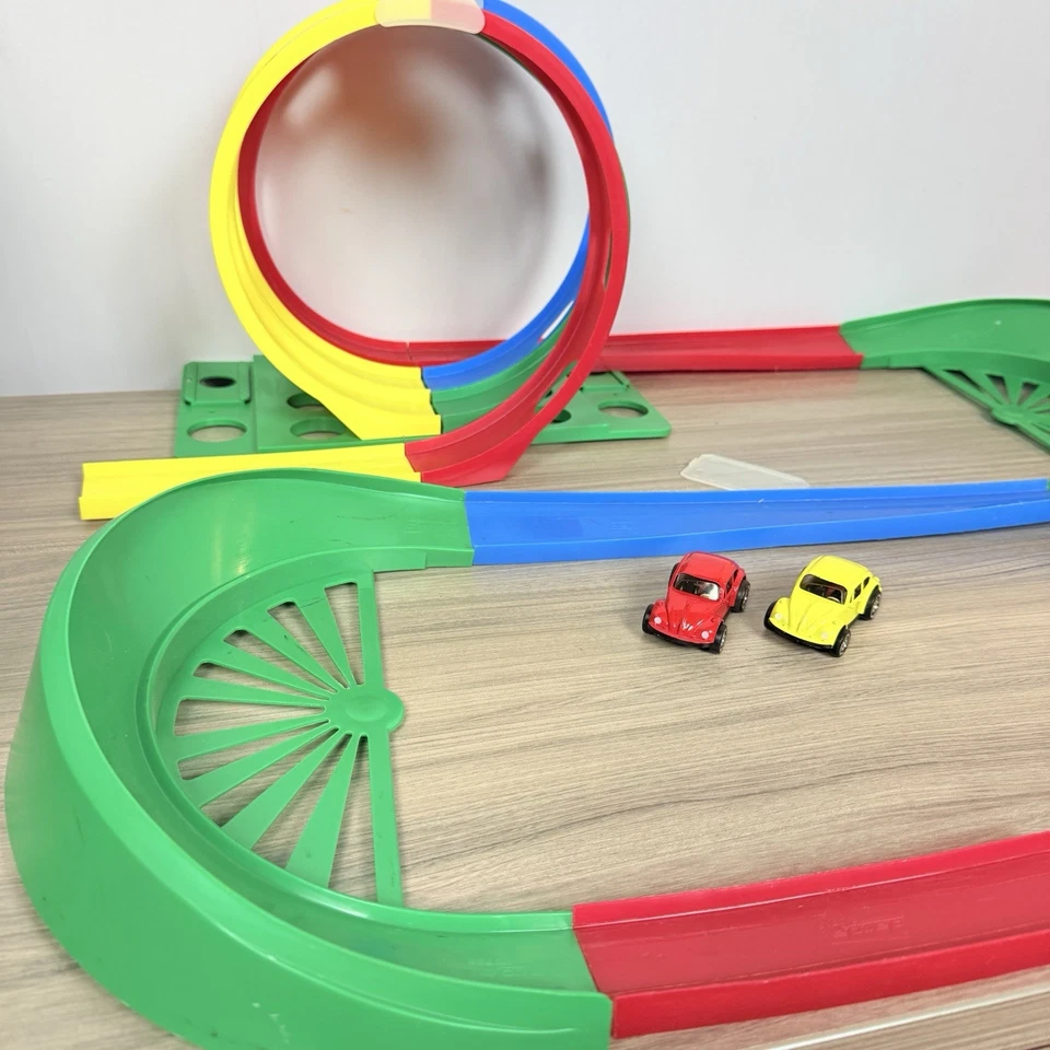 Darda World Class Power Loops Track - 11147 In Orig. Box w/ 2 Volkswagen Beetles - Image 2 of 4