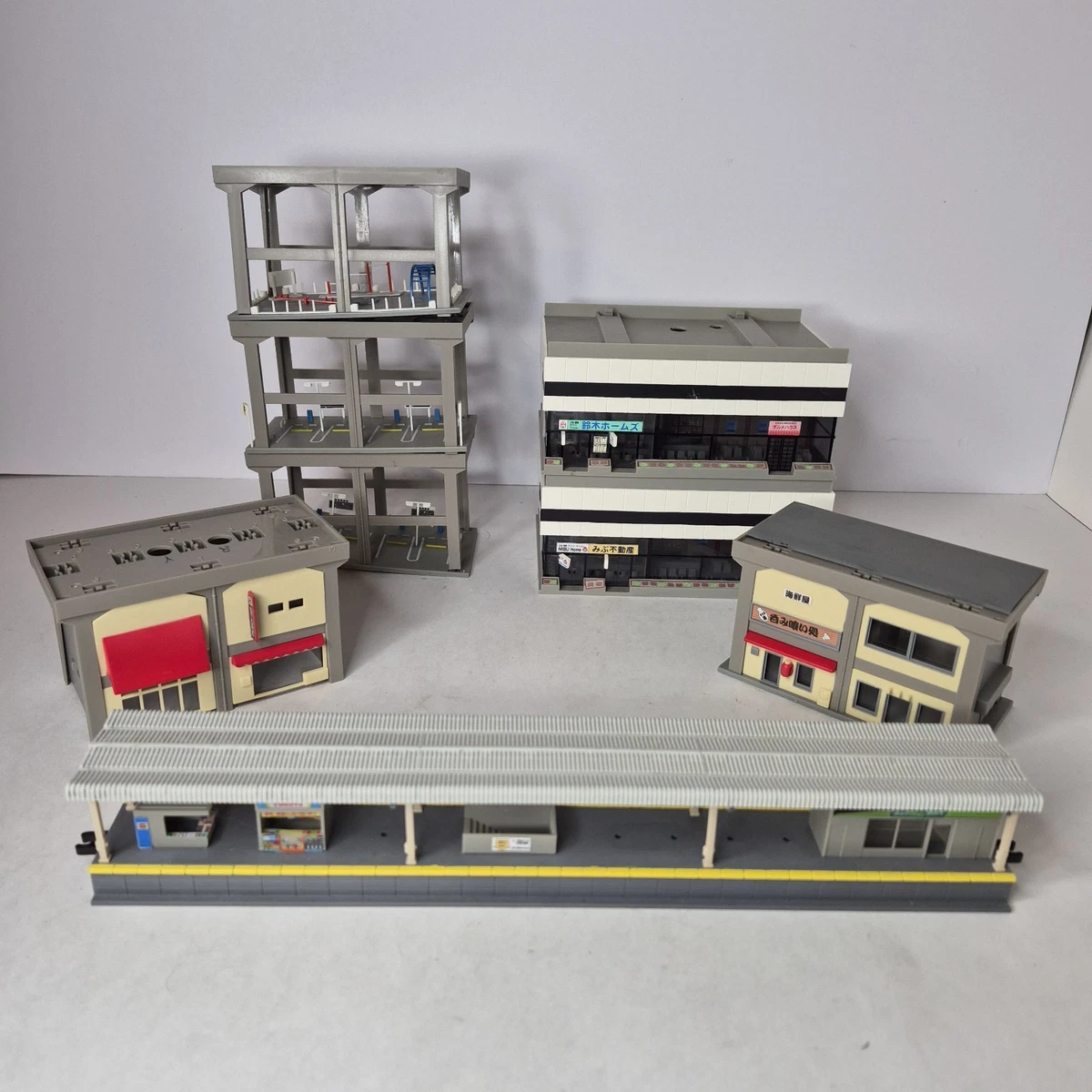 25+ Tomix N Scale Model Railroad Buildings, Tunnels/Bridges for