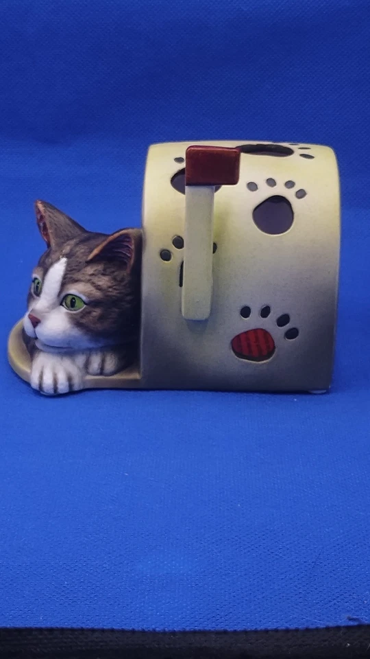Soporte para candelabros Lang Candles Cat In A Mailbox Foto 2 de 4