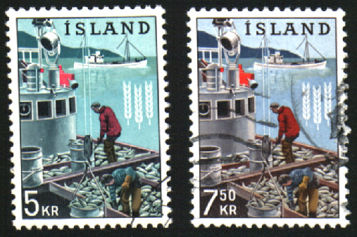 33110 Iceland Stamp Scott #354-55 Fishing Boat Fine Used Clean Backs