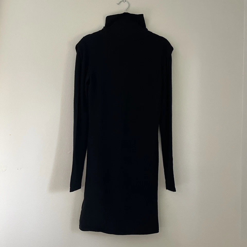 Vestido suéter Theory para mujer talla grande negro de lana cuello alto manga larga Foto 4 de 4