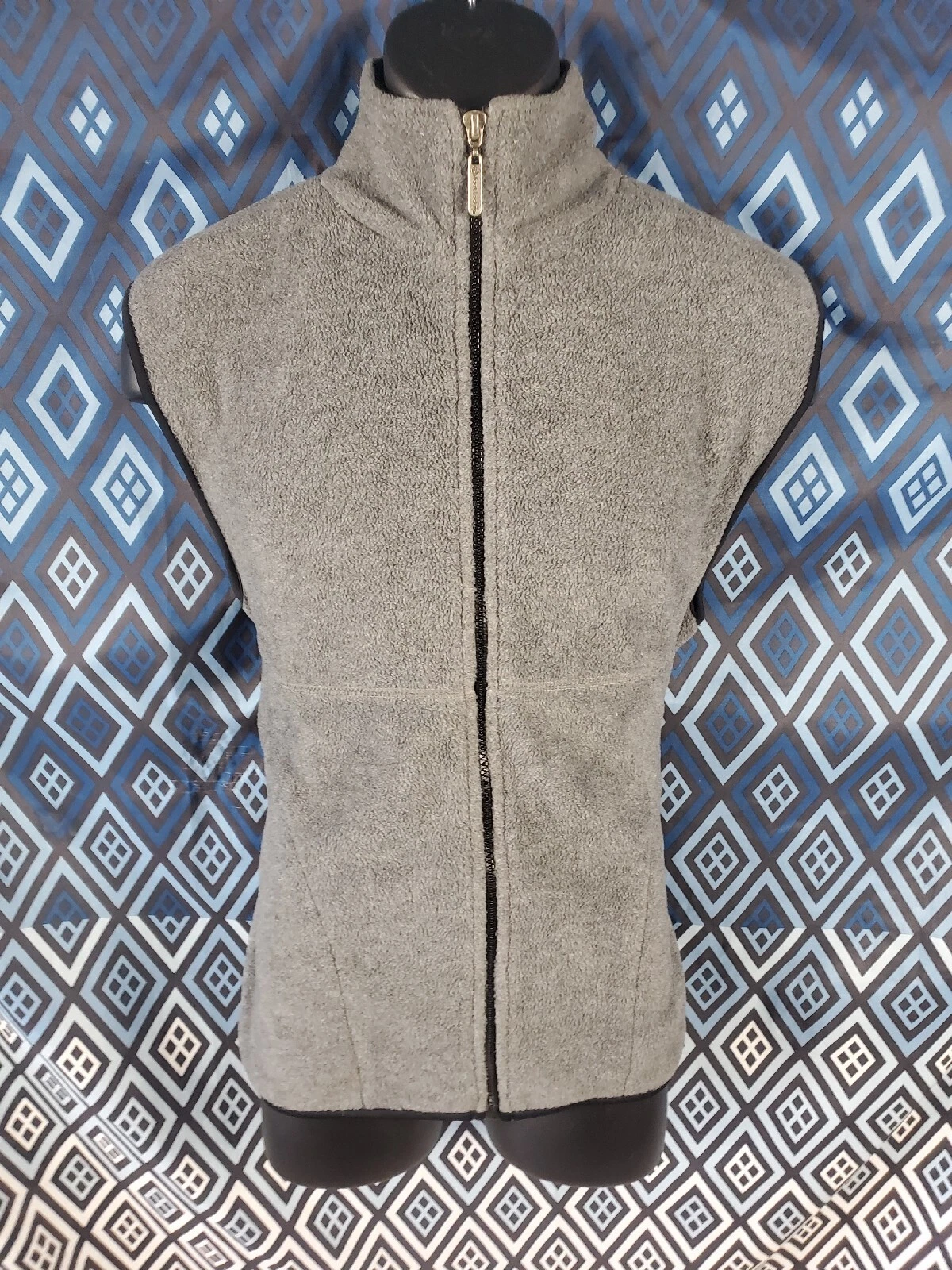 Foot Locker Gray Medium Fleece Jacket Men Sleeveless Chest 43" Length 25"