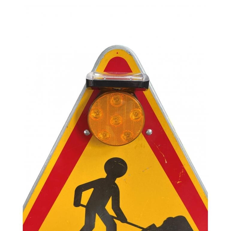 Flash LED solaire magnétique : la solution anti-panne pour panneau de chantier - 4