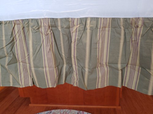 Chaps Home CAL KING Brittany Bed Skirt 14"drop-split - Picture 2 of 5