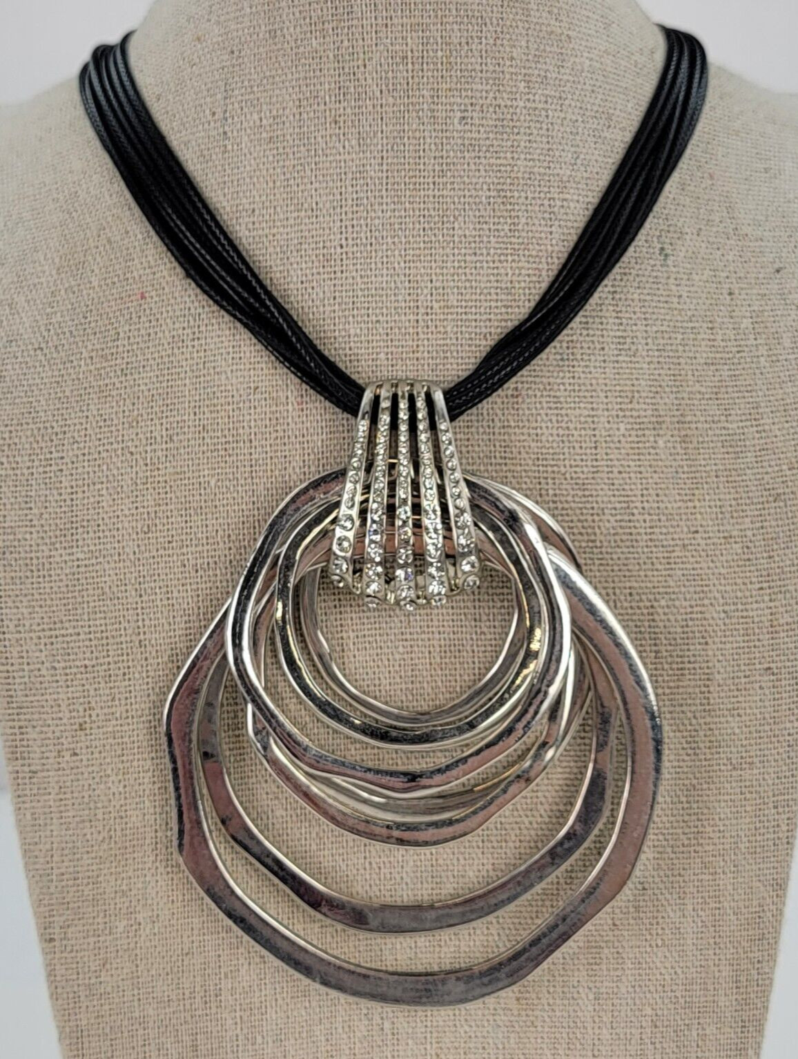 C1946 Silver-Tone Large Multi Circle Pendant Cord… - image 1