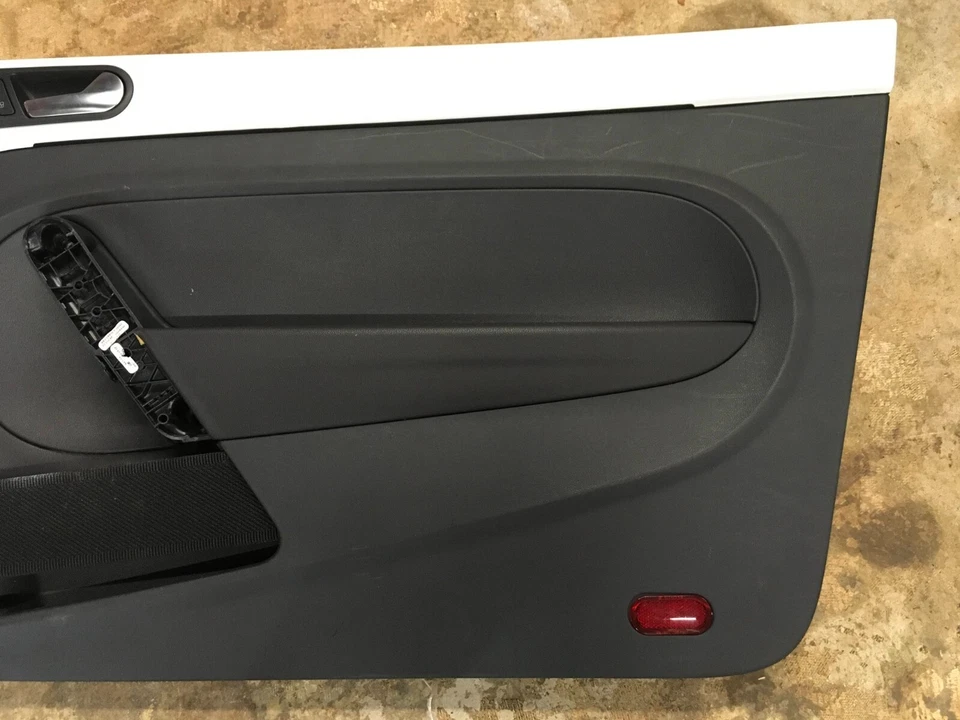2012-2019 Volkswagen Beetle Front Right Interior Door Trim Panel OEM . - Изображение 4 из 4