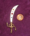 Picture 4 of 28