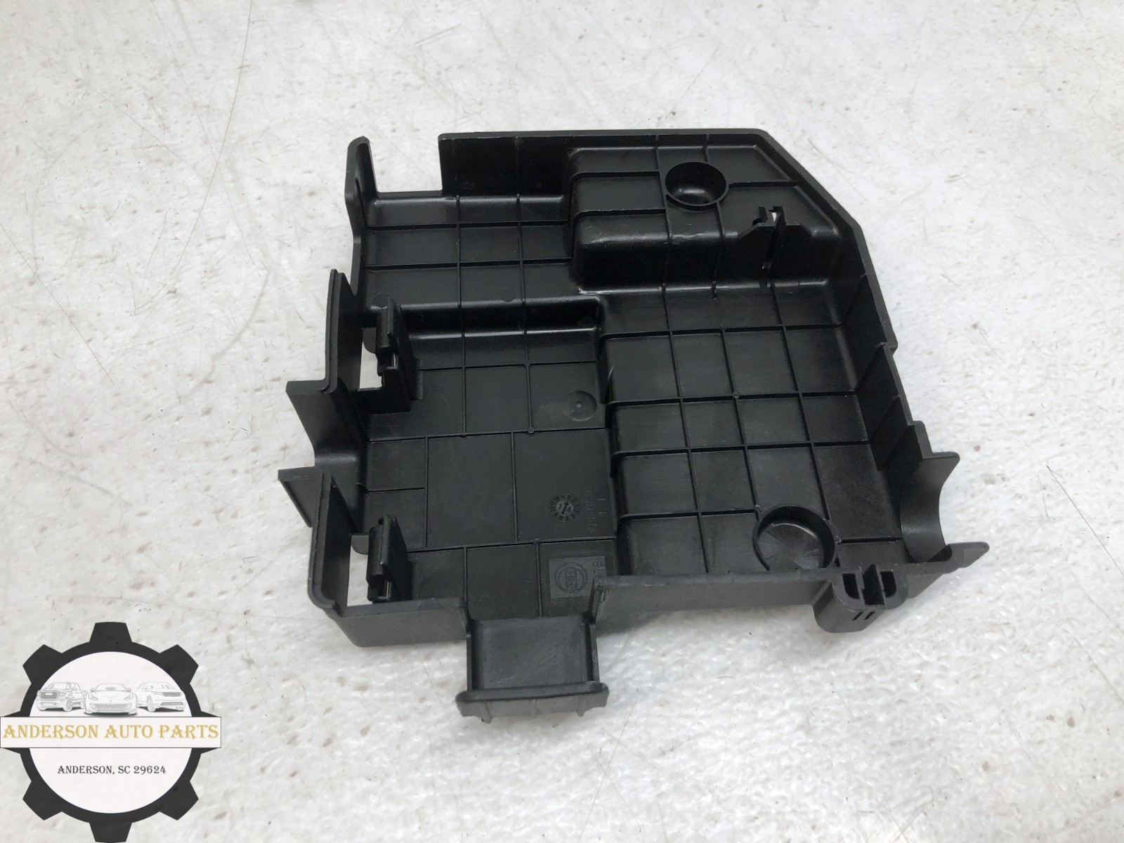 2014-2020 MASERATI QUATTROPORTE POSITIVE BATTERY TERMINAL CLAMP TRAY BRACKET BOX